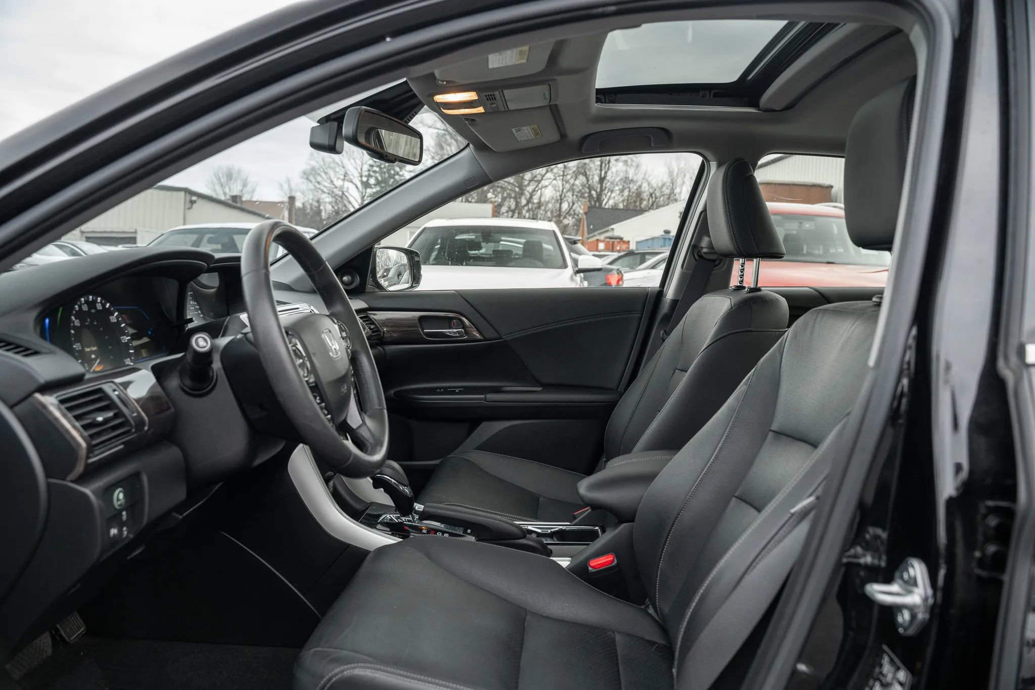 Used 2017 Honda Accord Touring image 7