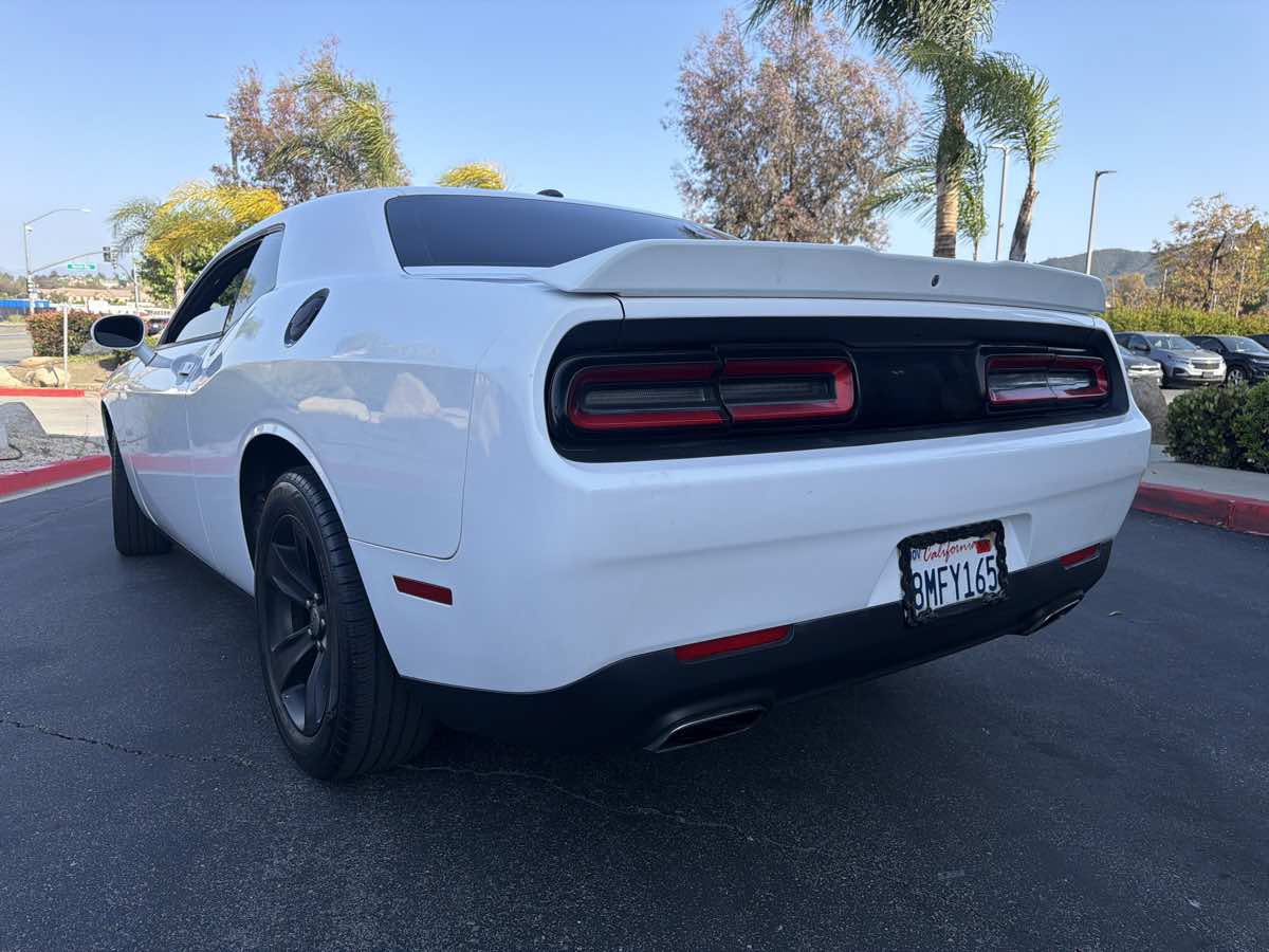 Used 2018 Dodge Challenger SXT RWD image 6
