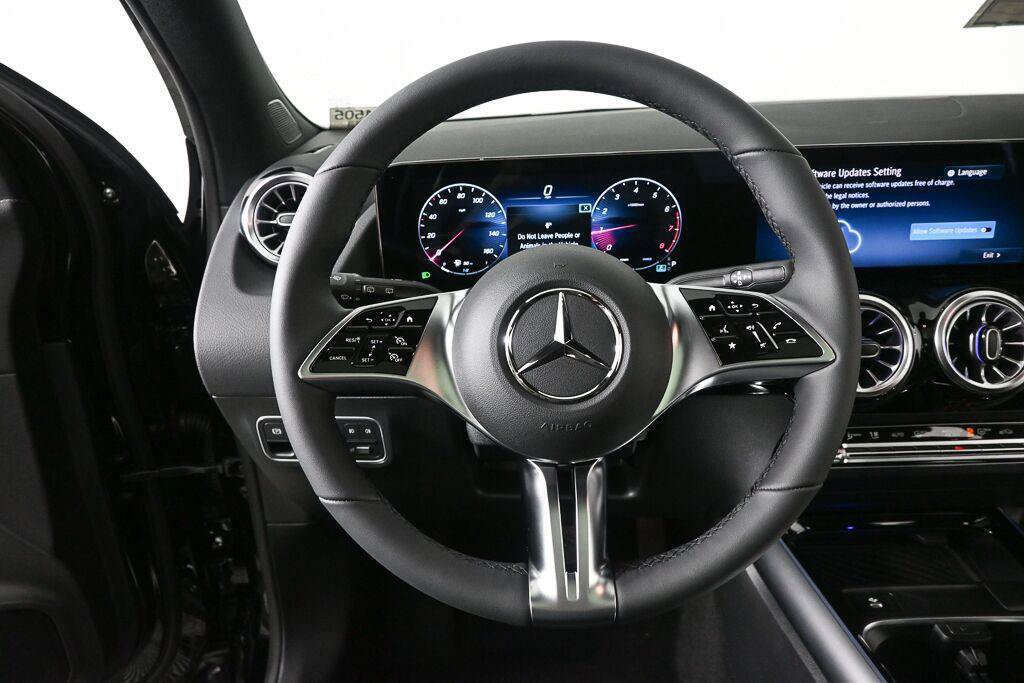 Used 2026 Mercedes-Benz GLA 250 image 2