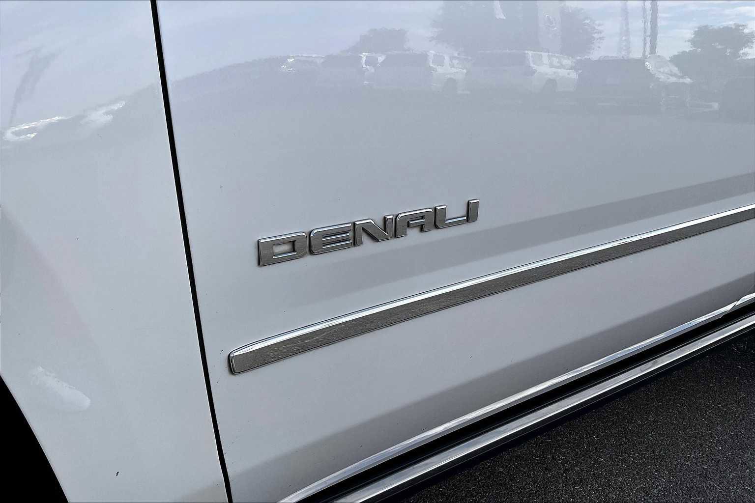 Used 2016 GMC Yukon Denali w/ Open Road Package image 10