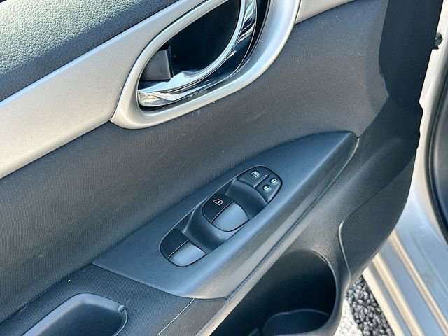 Used 2015 Nissan Sentra SV image 17