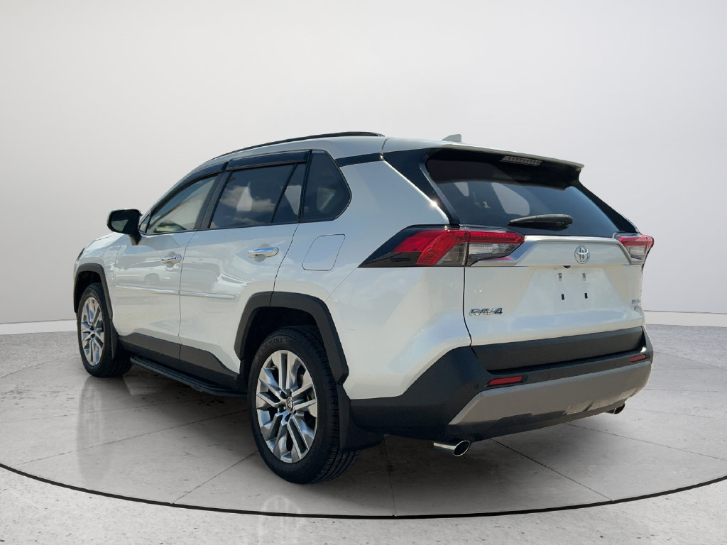 Used 2020 Toyota RAV4 Limited AWD/4WD image 4