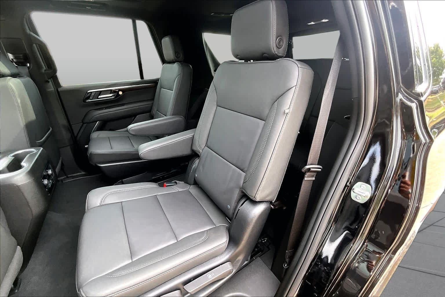 Used 2026 Chevrolet Tahoe Z71 w/ Comfort Package AWD/4WD image 20