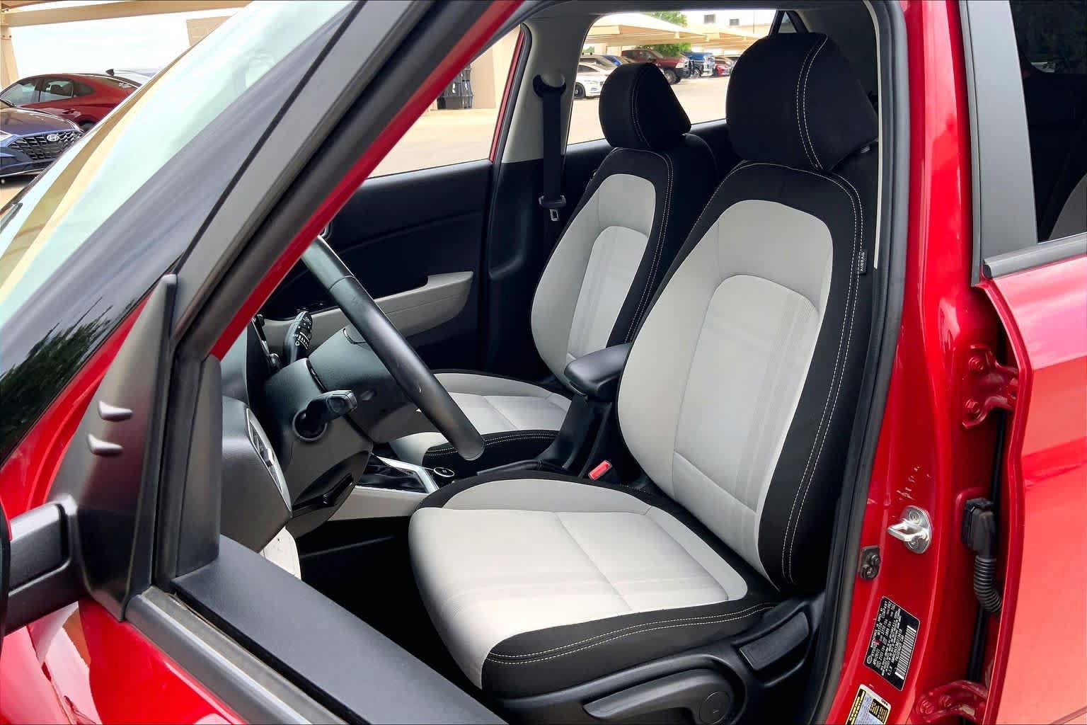 Used 2021 Hyundai Venue SEL w/ Cargo Package FWD image 8