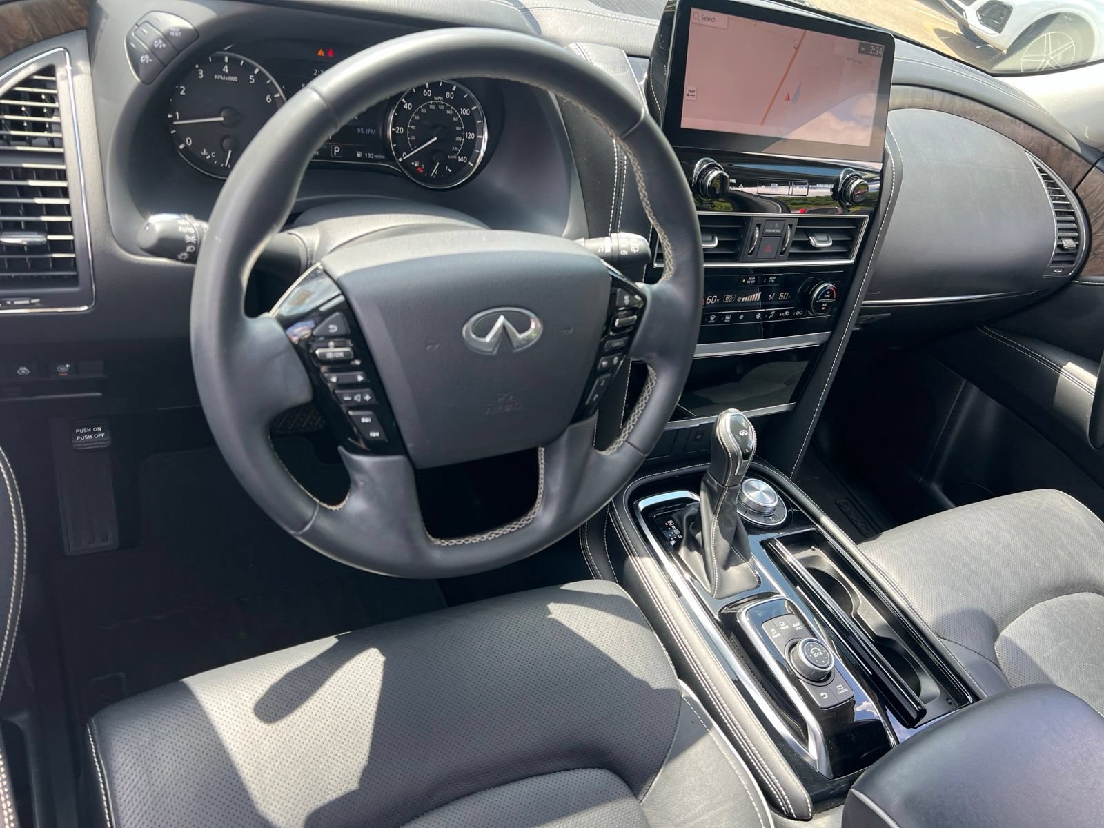 Used 2024 INFINITI QX80 Premium Select w/ Cargo Package AWD/4WD image 40