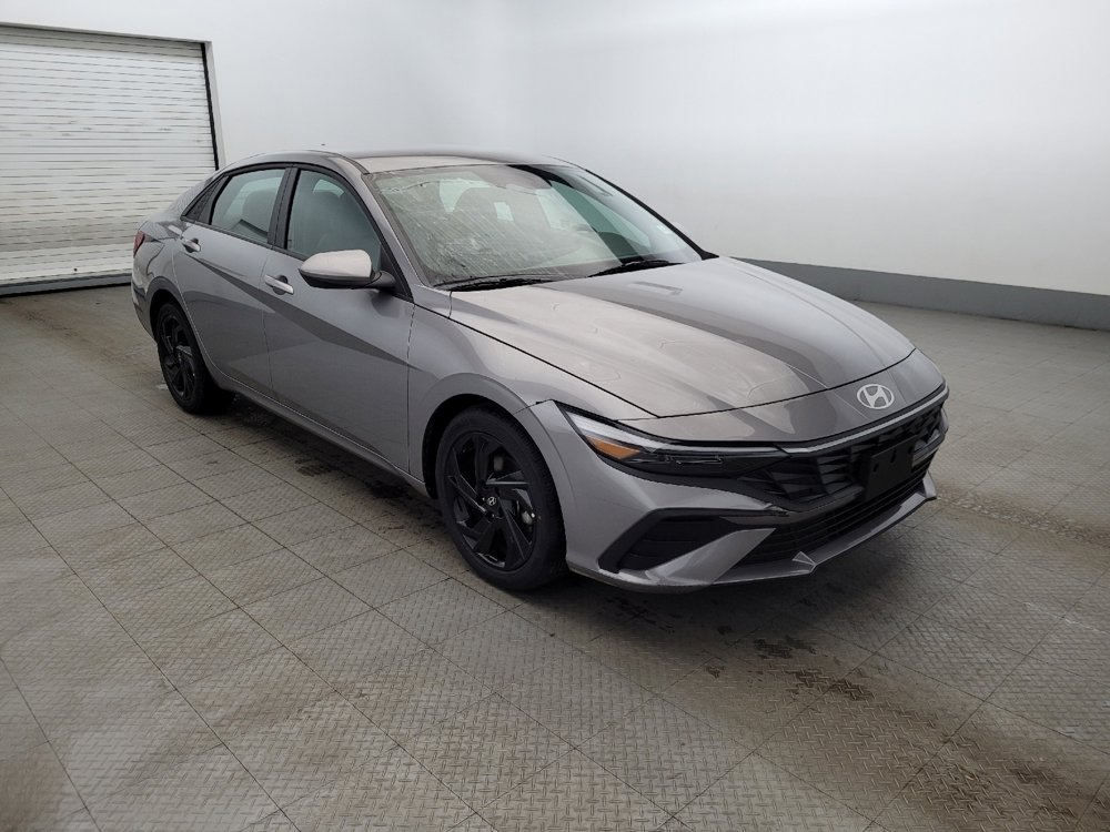 Used 2025 Hyundai Elantra SE image 13