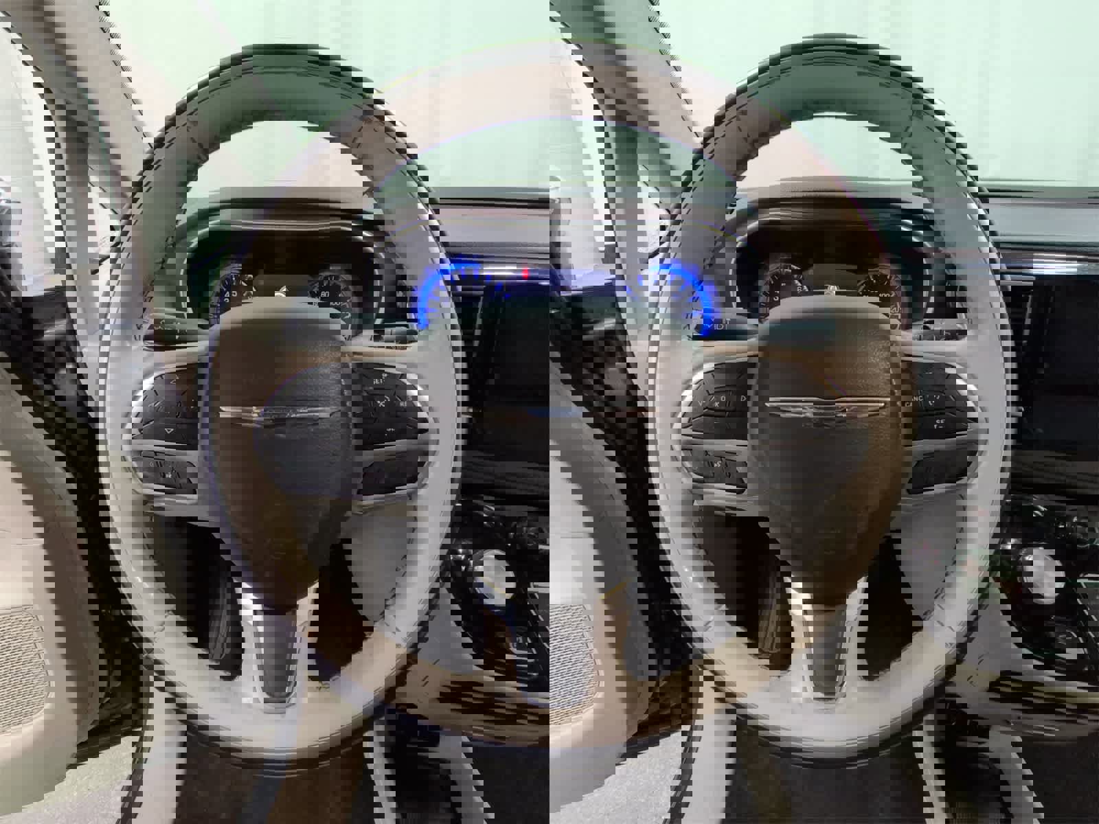 Certified 2020 Chrysler Pacifica Limited image 25