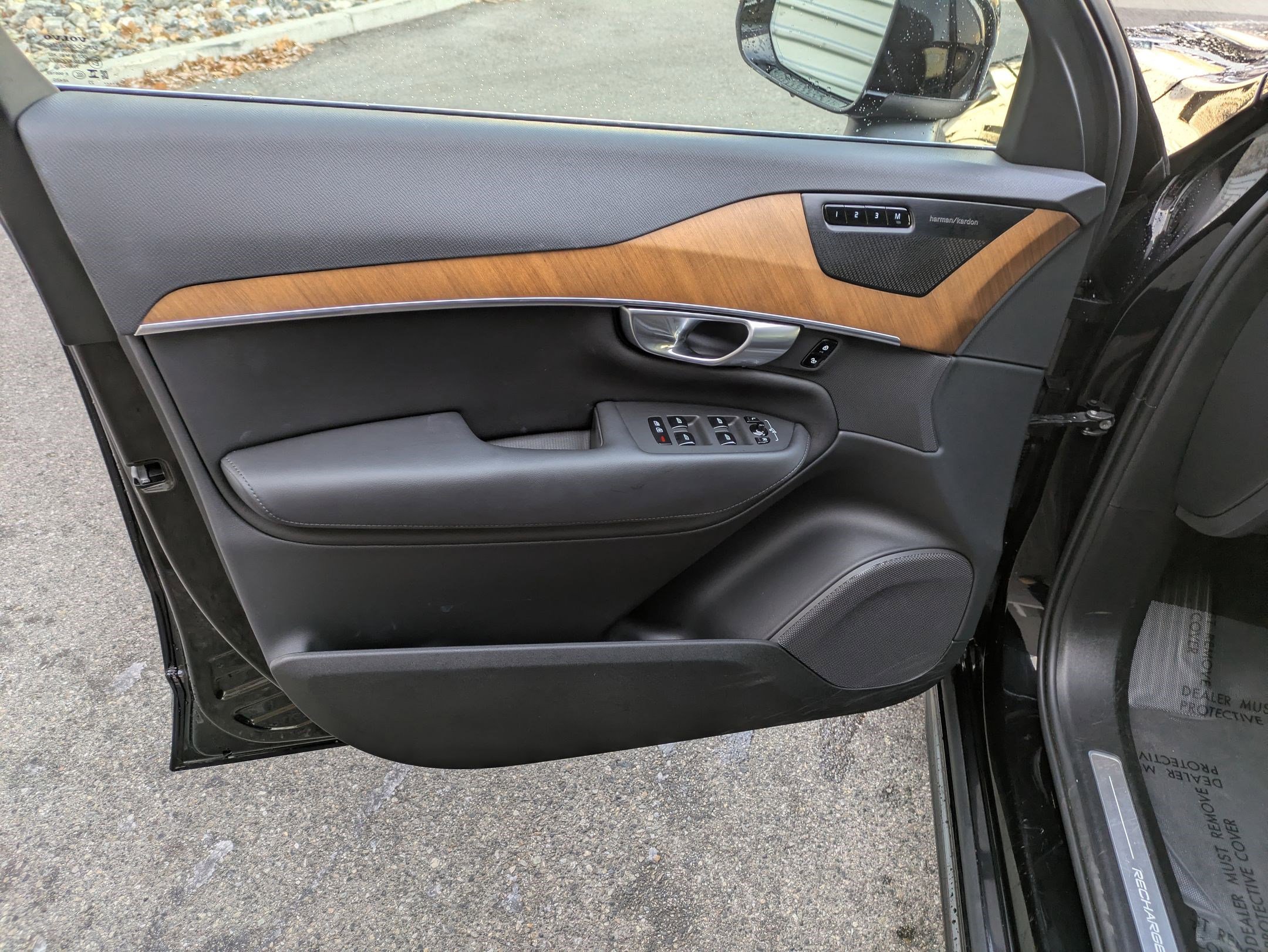 Certified 2023 Volvo XC90 T8 Plus w/ Protection Package Premier image 12