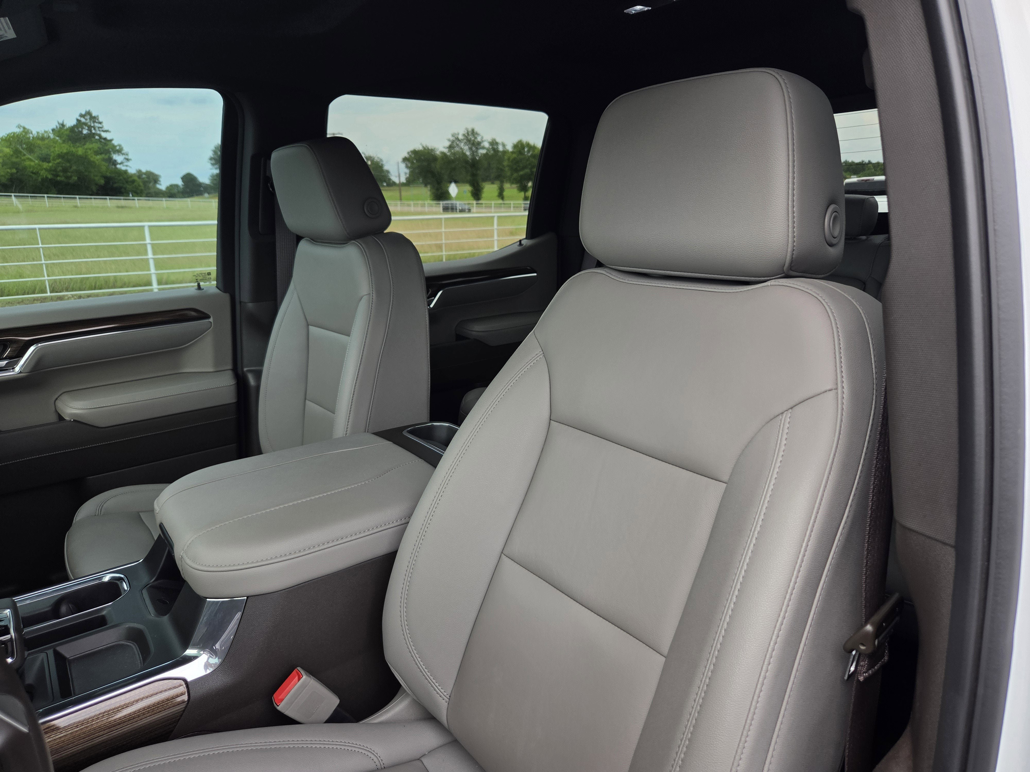 Used 2024 Chevrolet Silverado 1500 LT Trail Boss w/ LT Trail Boss Premium Package AWD/4WD image 13