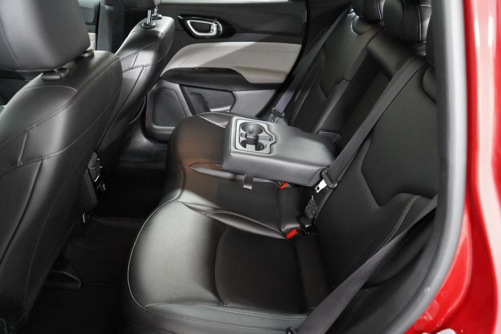 Used 2025 Jeep Compass Limited AWD/4WD image 19