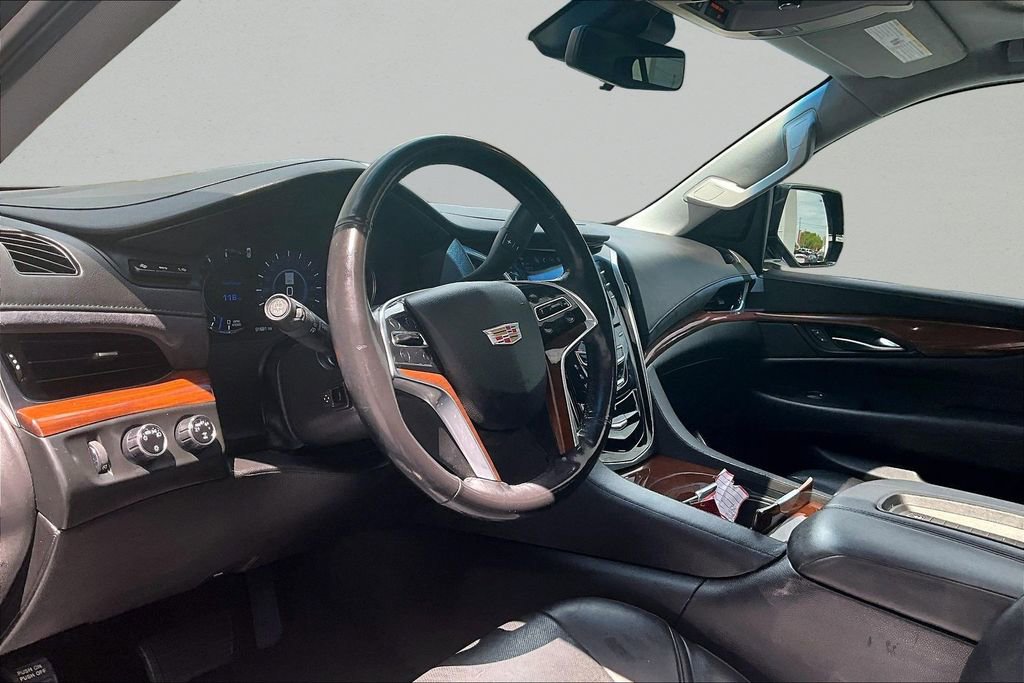 Used 2019 Cadillac Escalade Luxury image 17