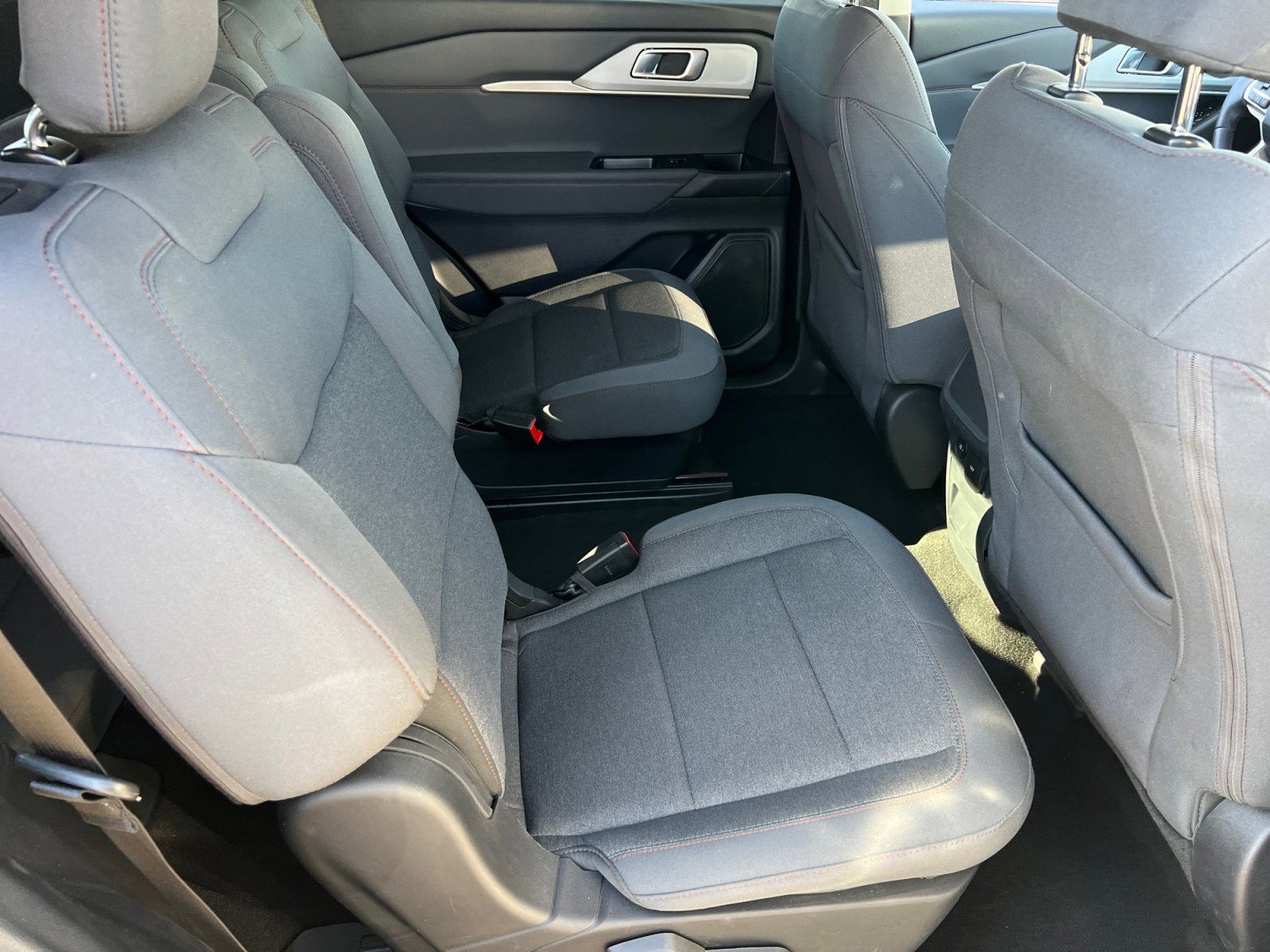 Certified 2025 Ford Explorer Active image 18