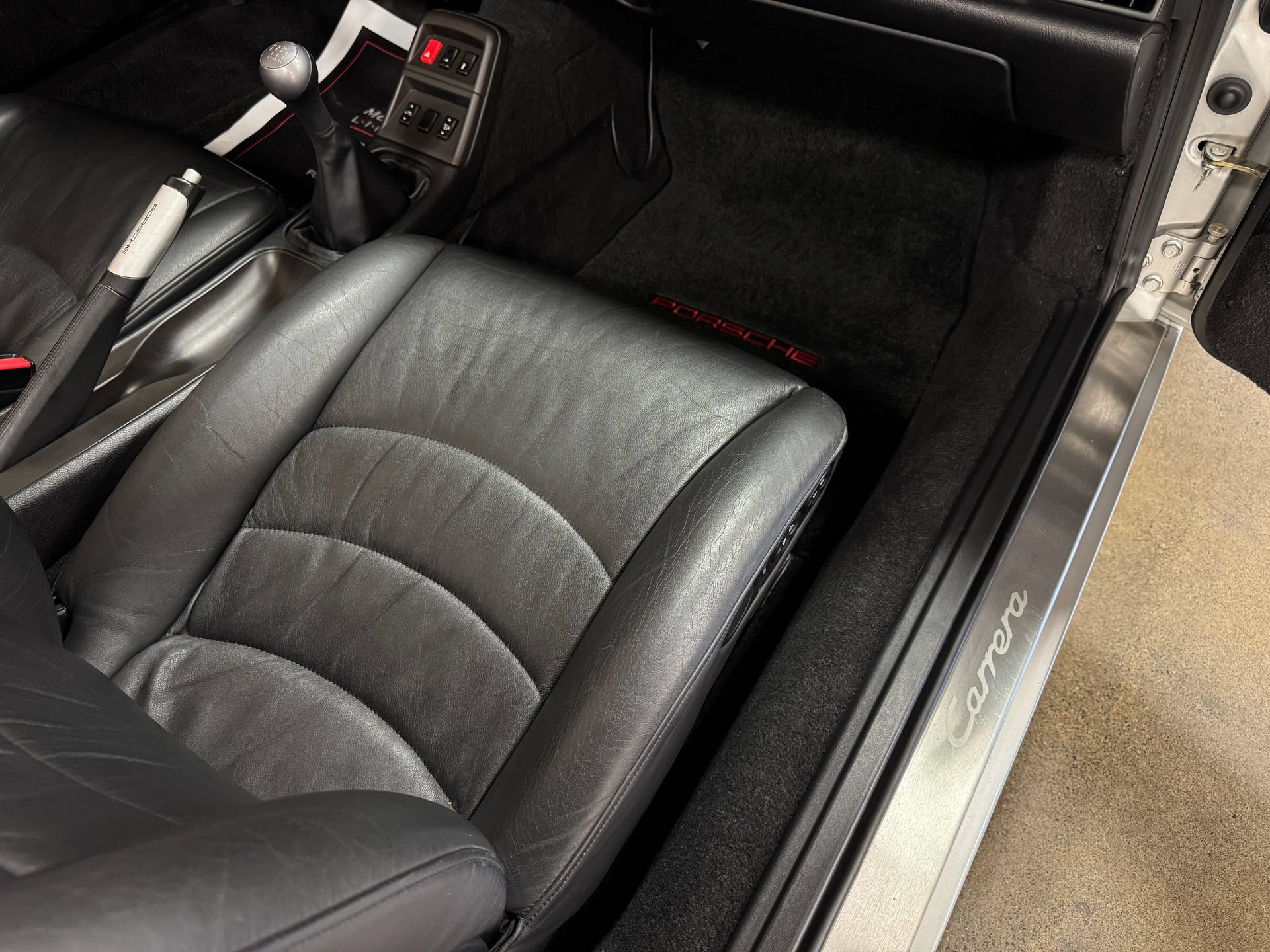 Used 1998 Porsche 911 Carrera RWD image 51