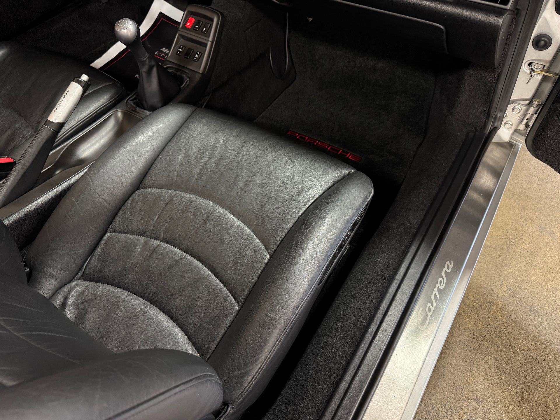 Used 1998 Porsche 911 Carrera RWD image 51