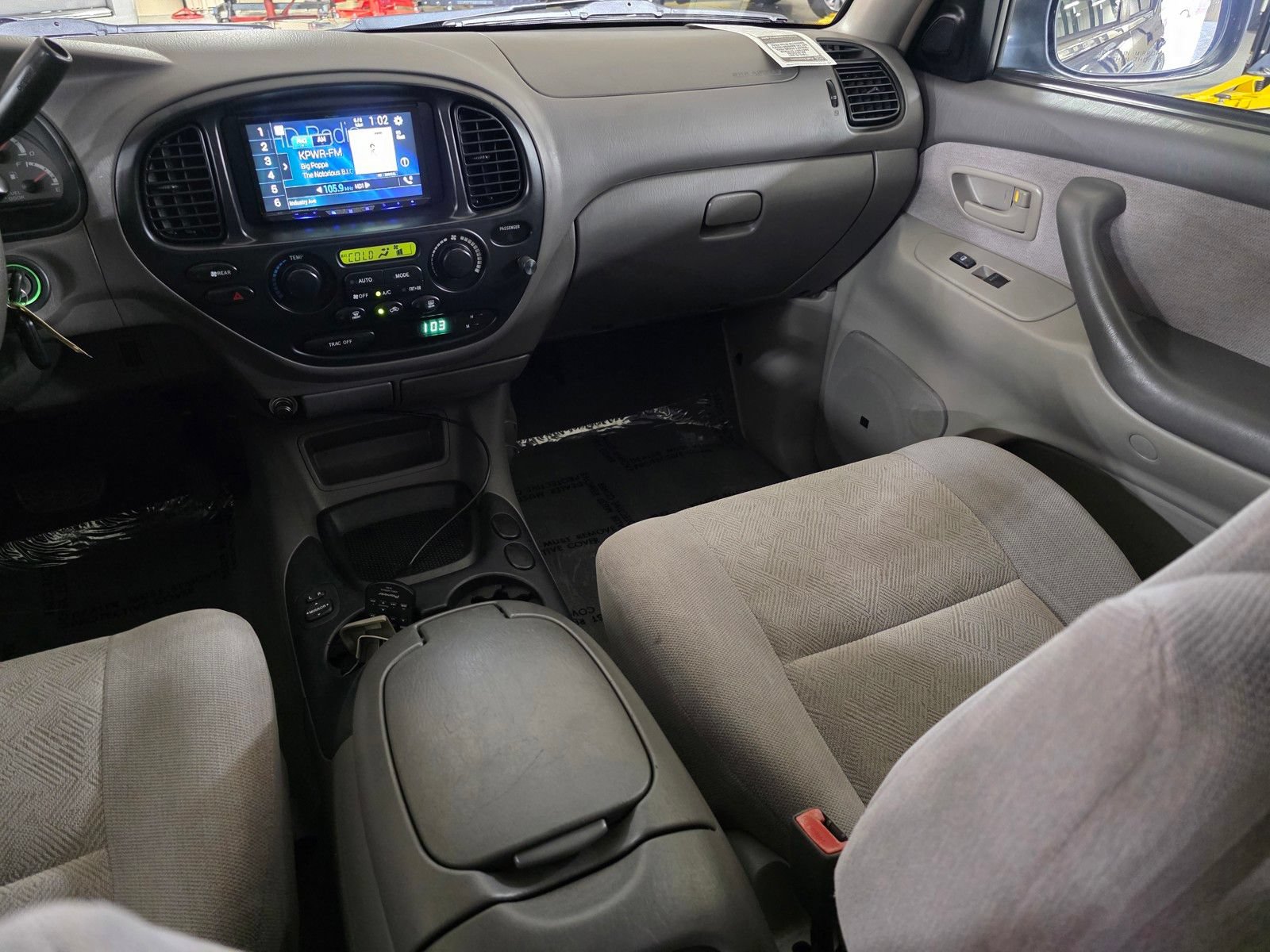 Used 2004 Toyota Sequoia SR5 RWD image 19