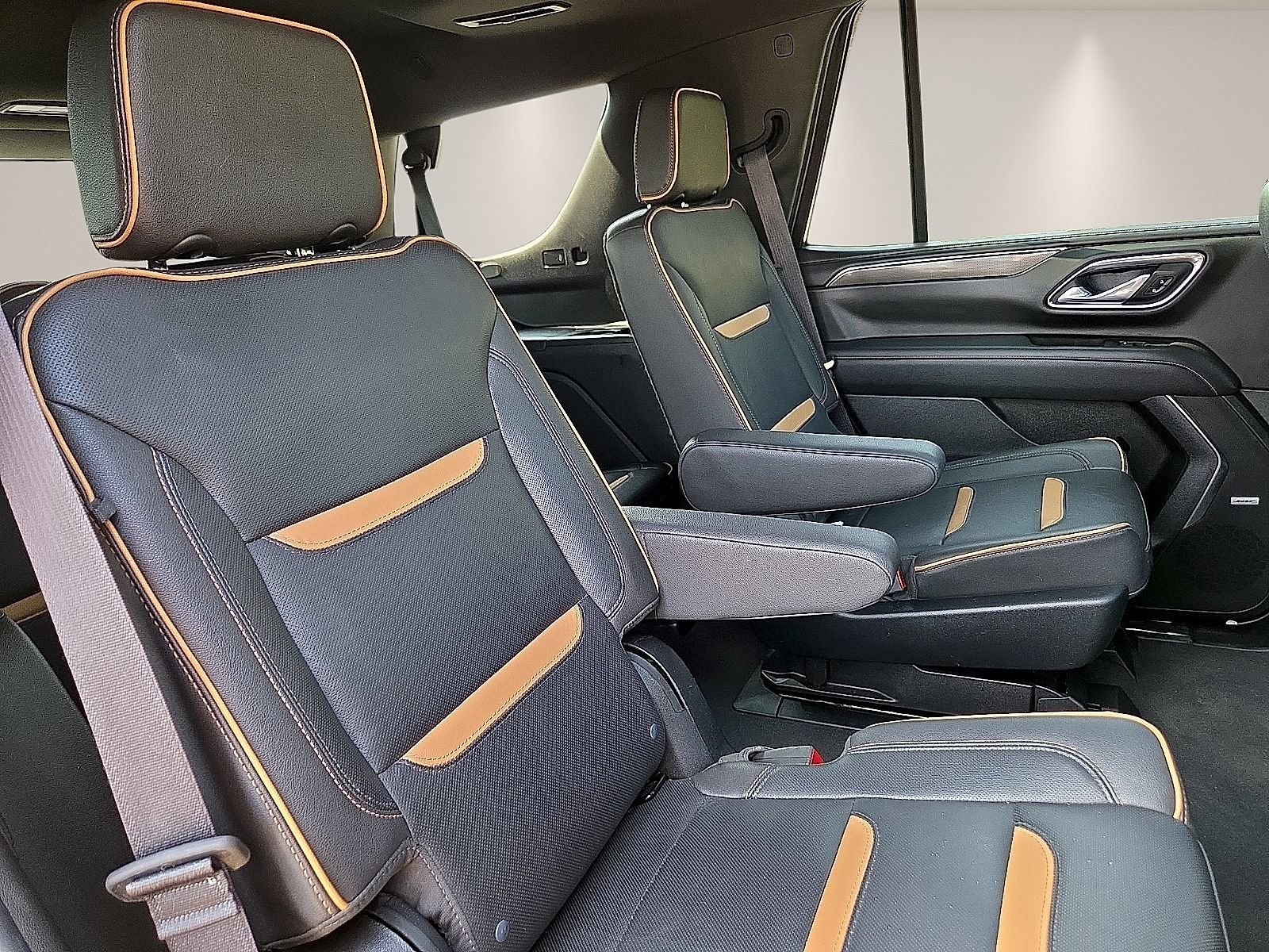 Used 2023 GMC Yukon AT4 AWD/4WD image 14