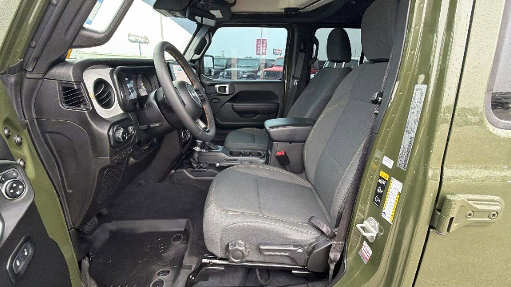 Used 2024 Jeep Wrangler Unlimited Sport AWD/4WD image 13