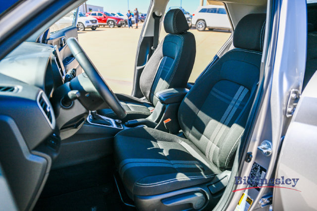 Used 2023 Hyundai Venue SEL FWD image 10