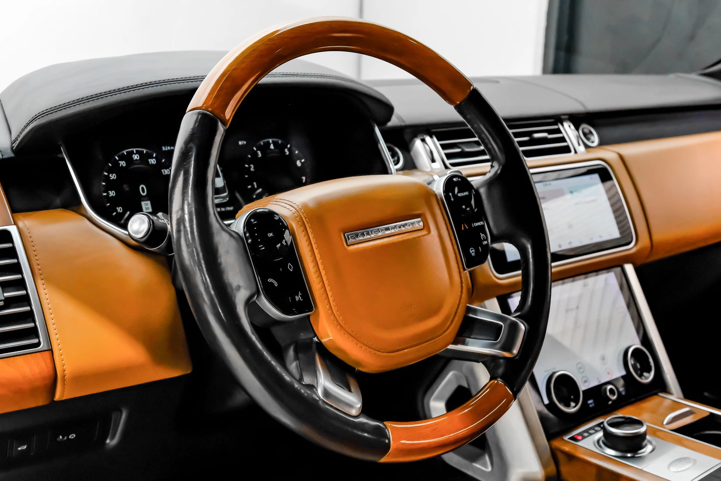 Used 2019 Land Rover Range Rover Long Wheelbase Autobiography AWD/4WD image 21