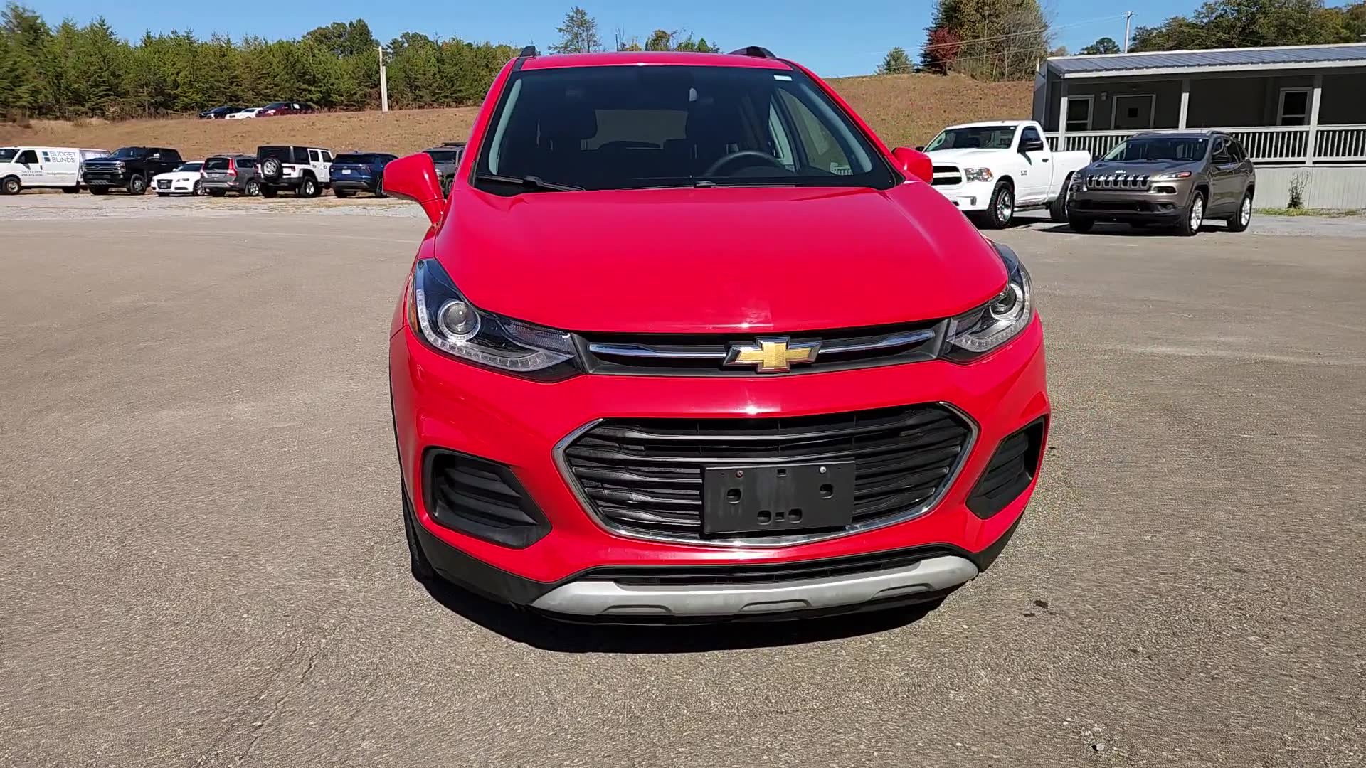 Used 2020 Chevrolet Trax LT w/ Sun & Sound Package image 17