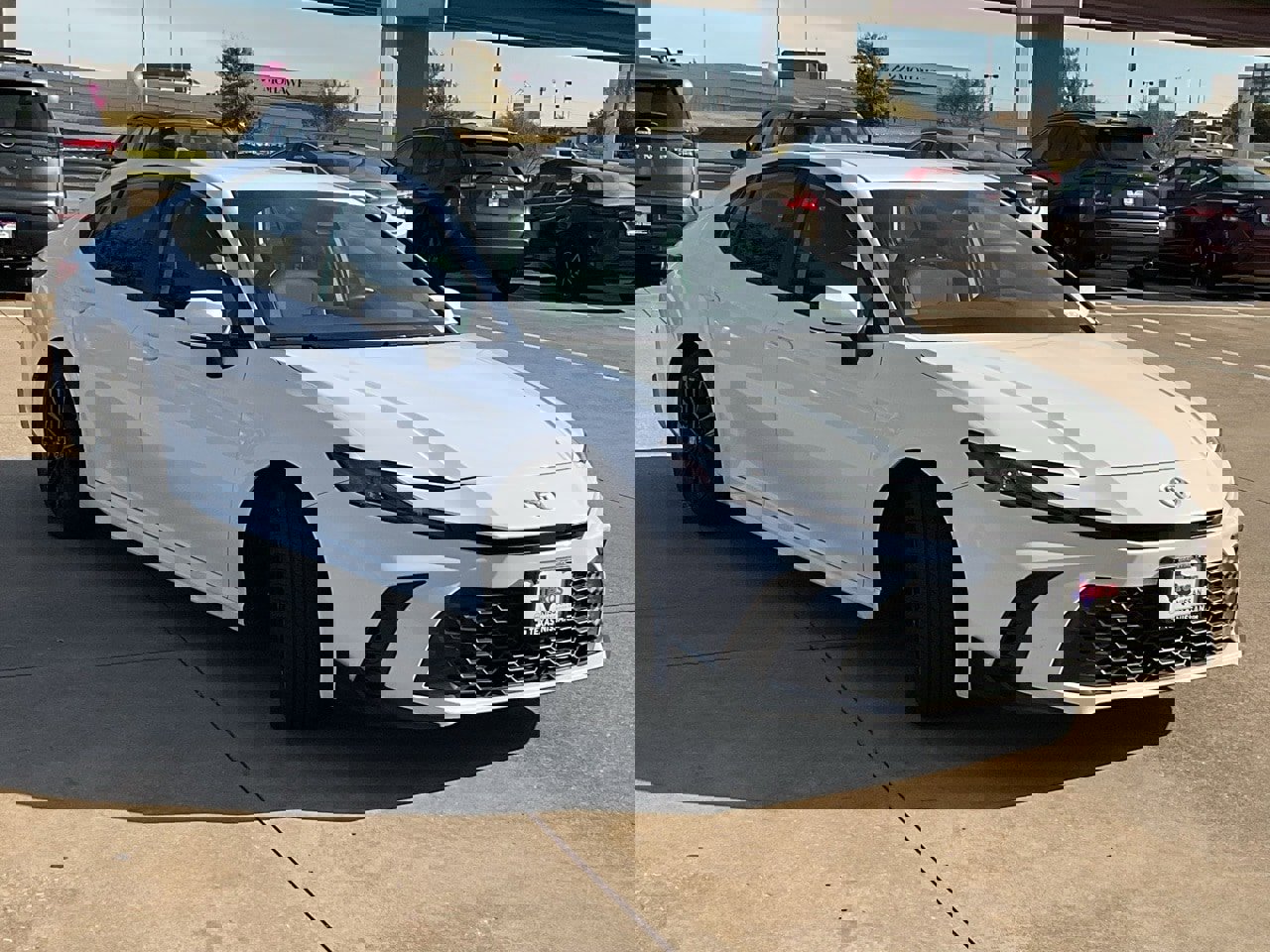 Used 2025 Toyota Camry SE image 4