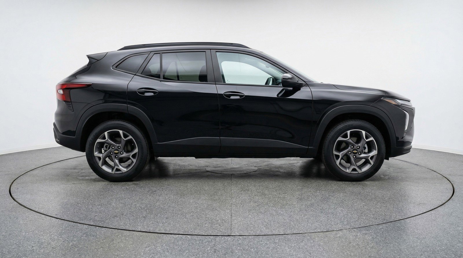 Used 2025 Chevrolet Trax LT image 11