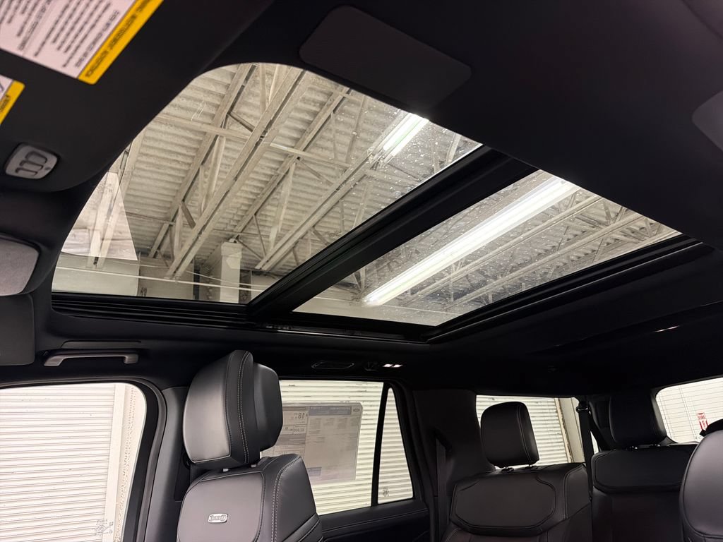 New 2027 Ford Expedition Max Platinum w/ Stealth Appearance Package RWD image 9