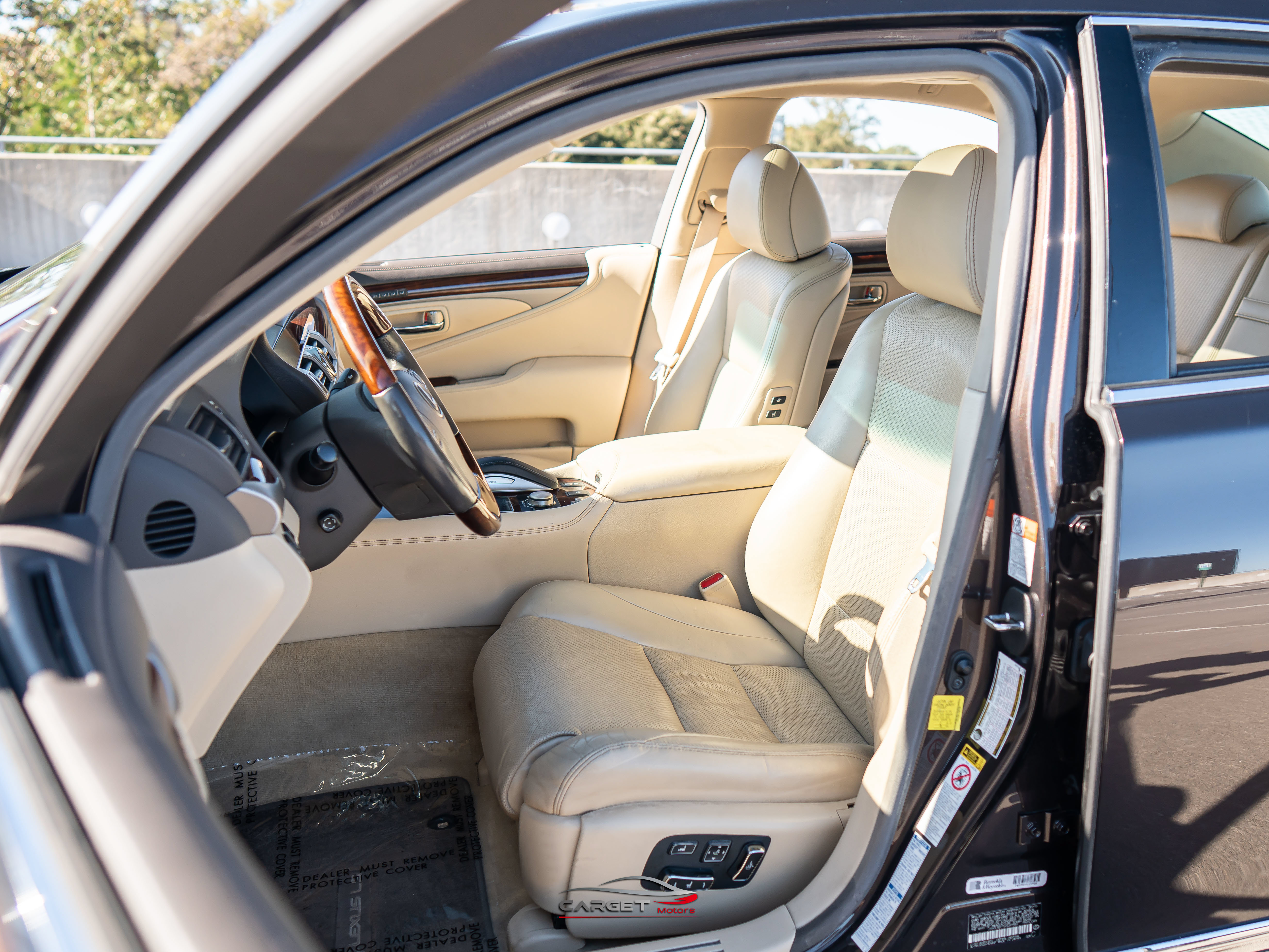 Used 2016 Lexus LS 460 AWD w/ Comfort Package image 16