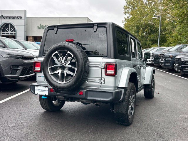 Used 2024 Jeep Wrangler Unlimited w/ Convenience Group AWD/4WD image 16