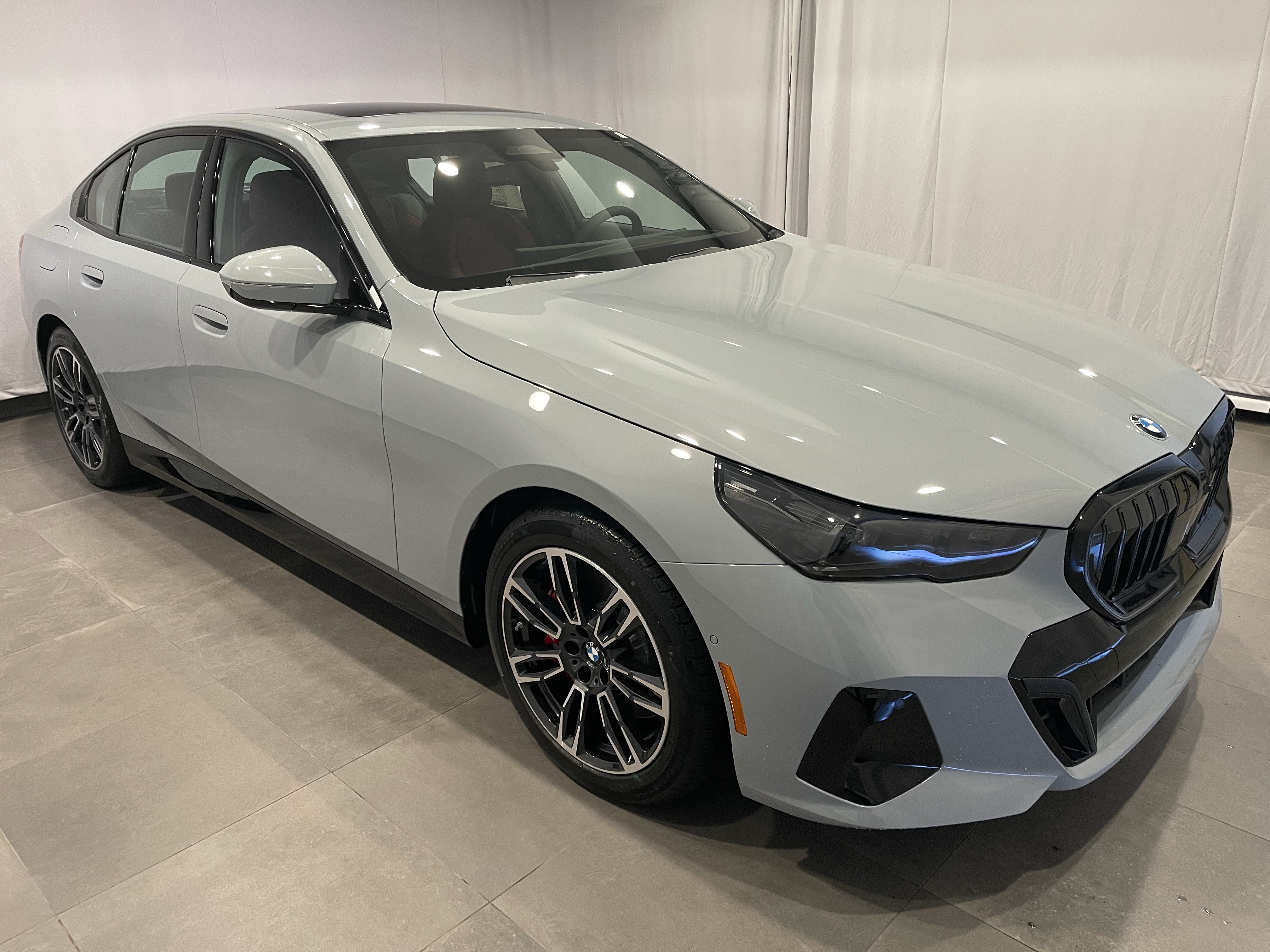 New 2027 BMW 540i xDrive w/ M Sport Package AWD/4WD image 3