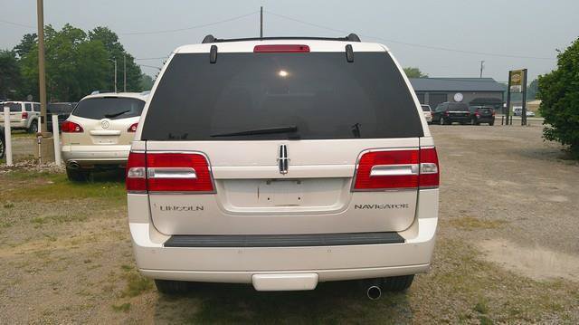 Used 2012 Lincoln Navigator 4WD image 4