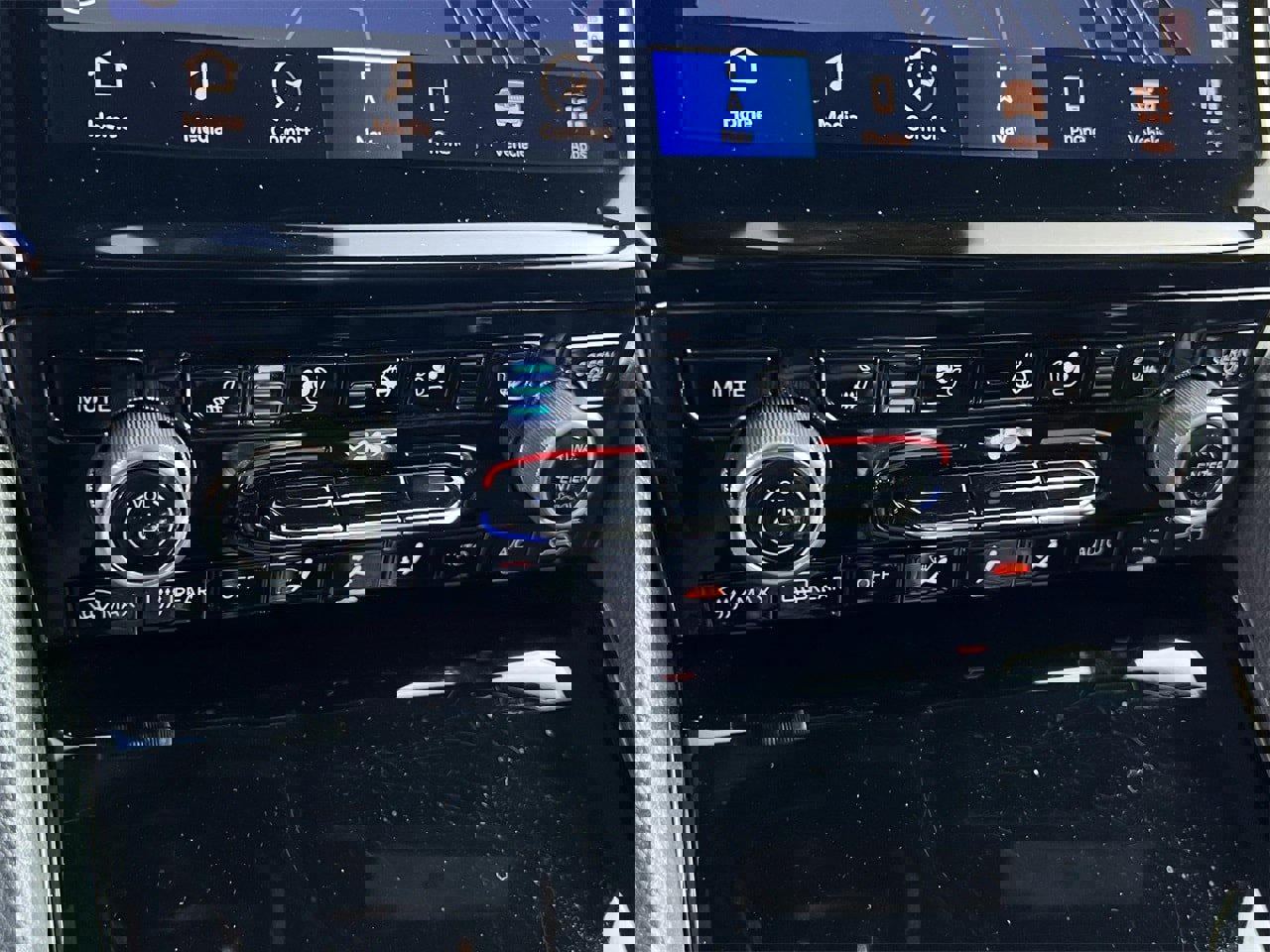 Used 2023 Jeep Grand Cherokee Overland w/ Luxury Tech Group IV image 20