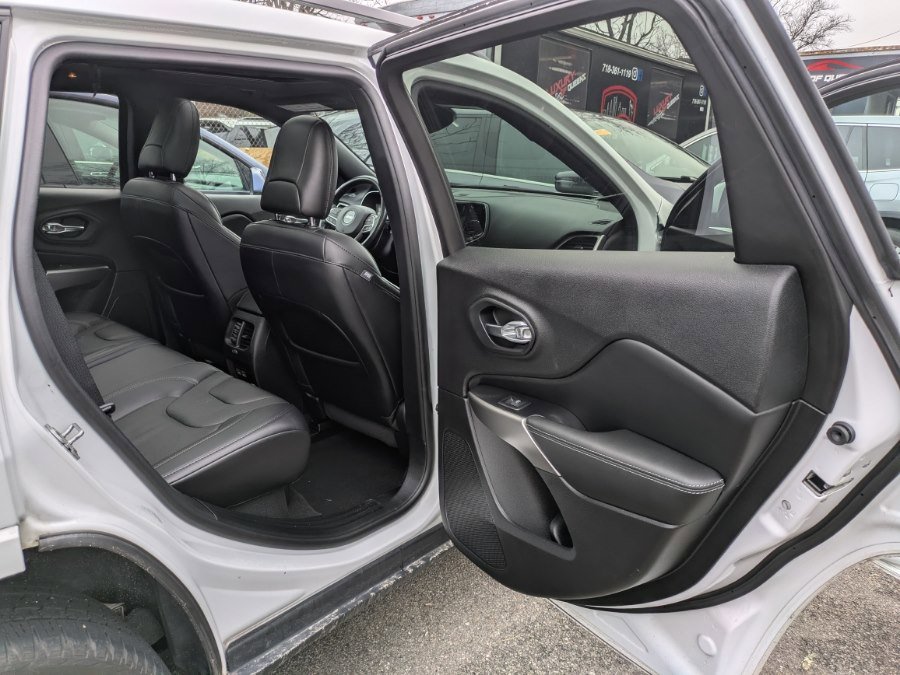 Used 2021 Jeep Cherokee High Altitude AWD/4WD image 10