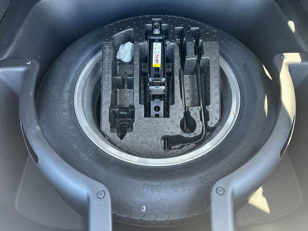 Used 2019 Jeep Grand Cherokee Limited image 36