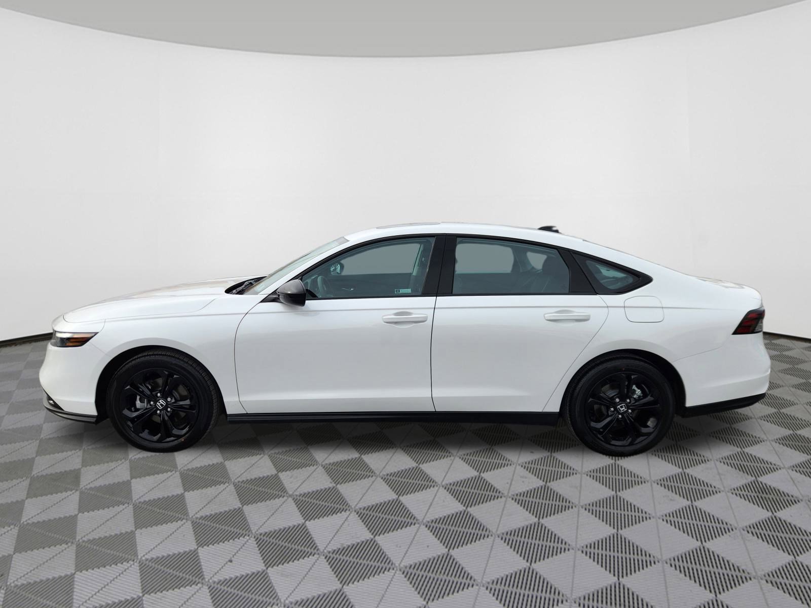 Certified 2025 Honda Accord SE image 5