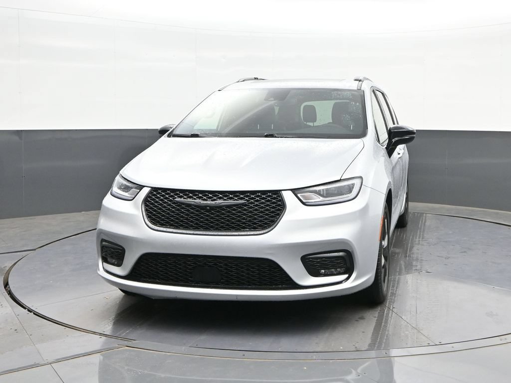 Used 2026 Chrysler Pacifica Limited w/ S Appearance Package FWD image 27