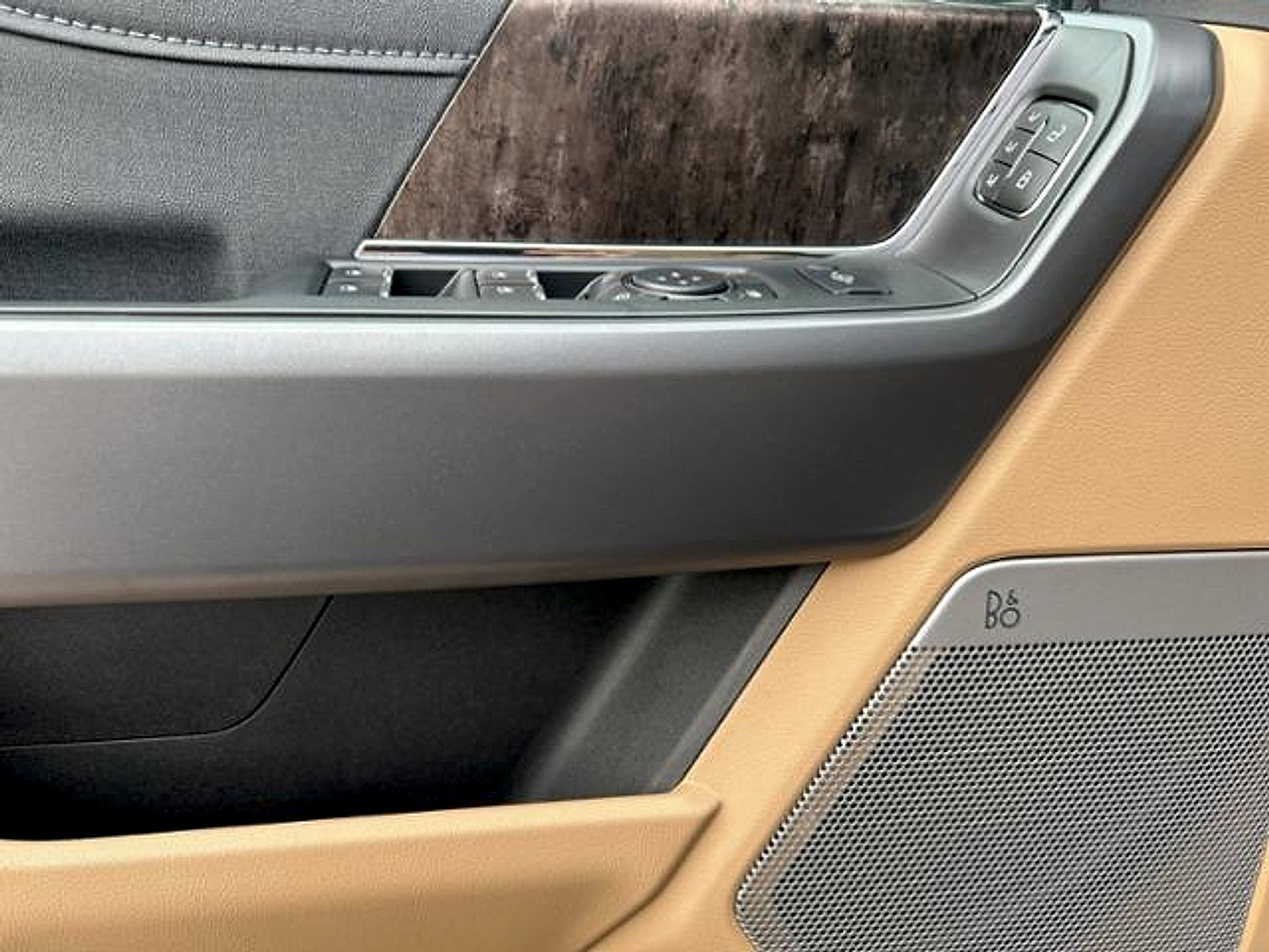 New 2024 Ford F250 Lariat w/ Lariat Ultimate Package image 13