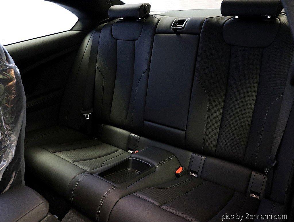 Used 2025 BMW 230i xDrive Coupe w/ Premium Package image 23