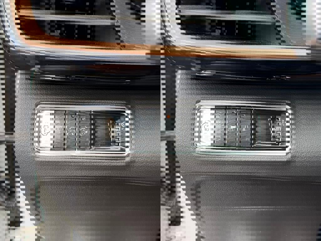 Used 2025 Buick Envision Sport Touring image 14