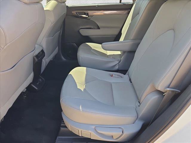Used 2021 Toyota Highlander Limited AWD/4WD image 20