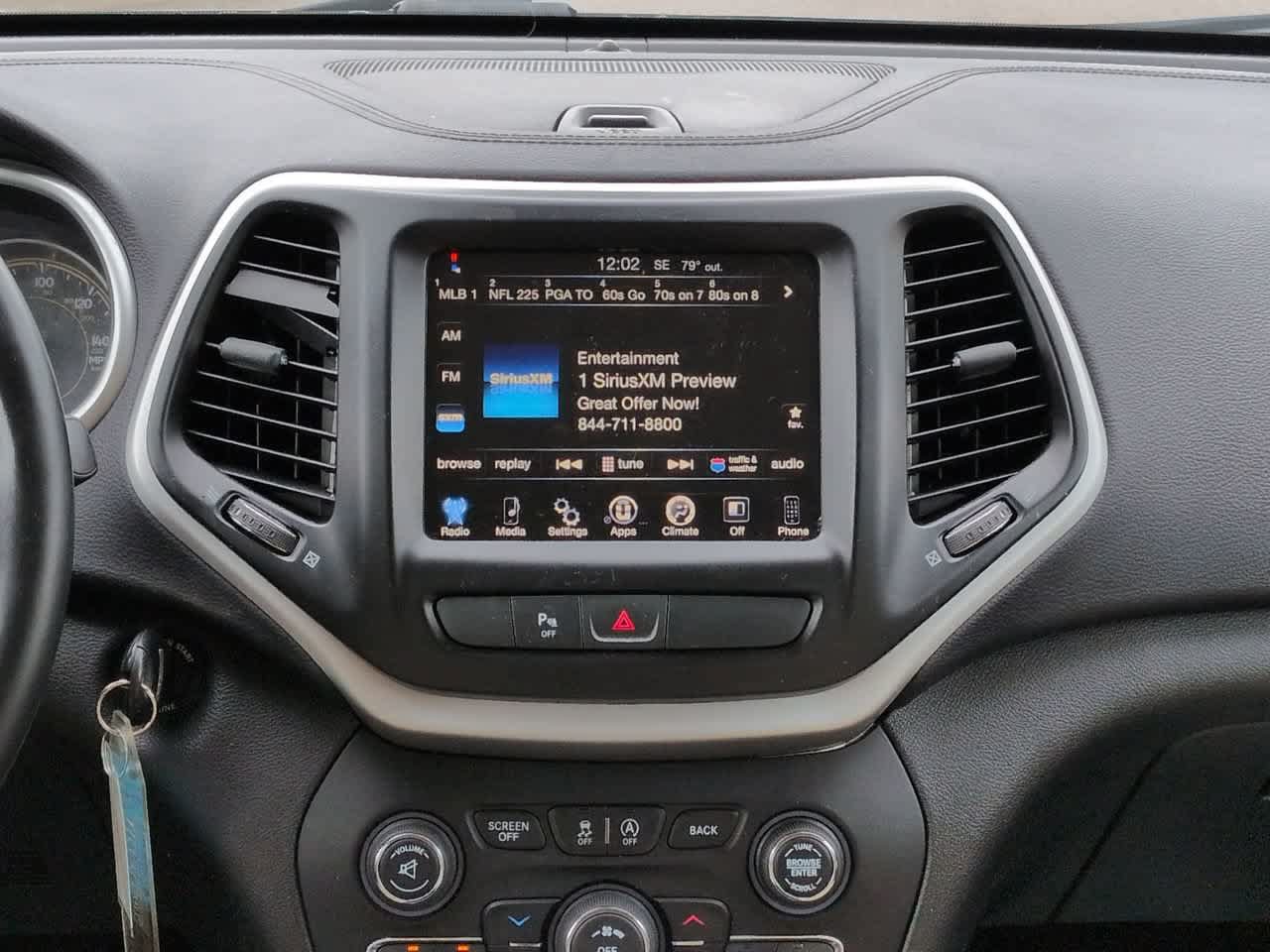 Used 2017 Jeep Cherokee Latitude w/ Safety/Convenience Group FWD image 17