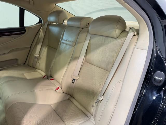 Used 2014 Lexus LS 460 w/ Comfort Package RWD image 25