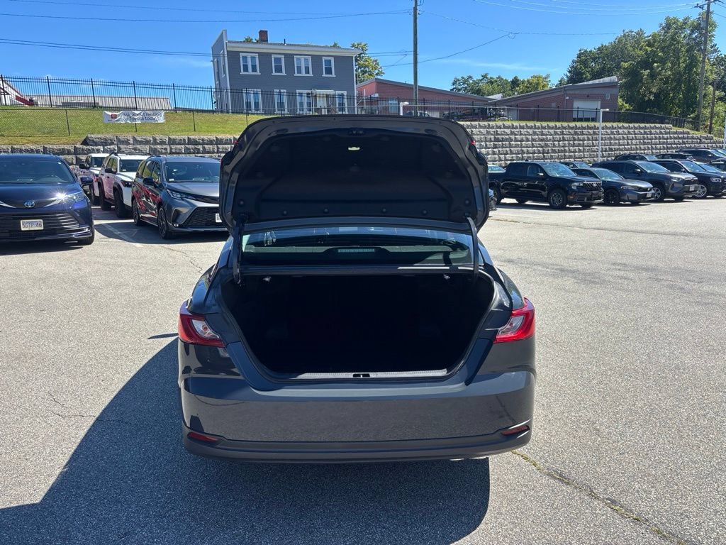Used 2025 Toyota Camry LE FWD image 6