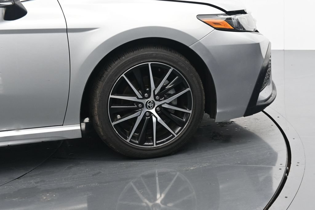 Used 2024 Toyota Camry SE FWD image 11