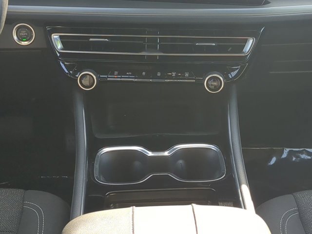 Used 2024 Chevrolet Traverse LT image 19