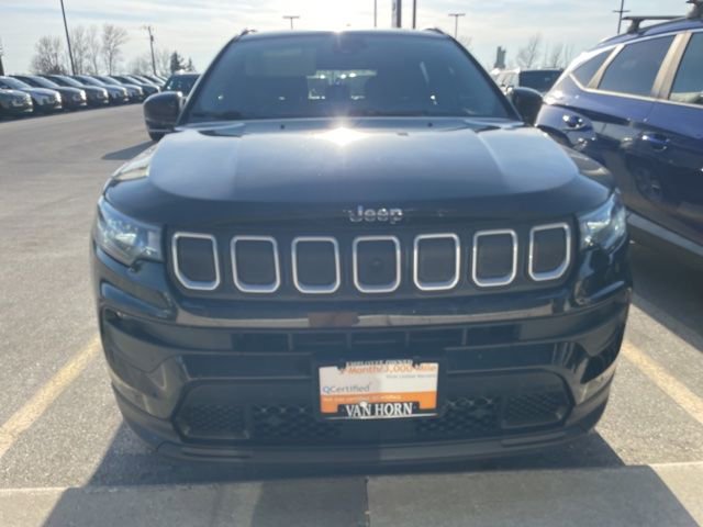 Used 2022 Jeep Compass Latitude w/ Sun and Sound Group AWD/4WD image 2