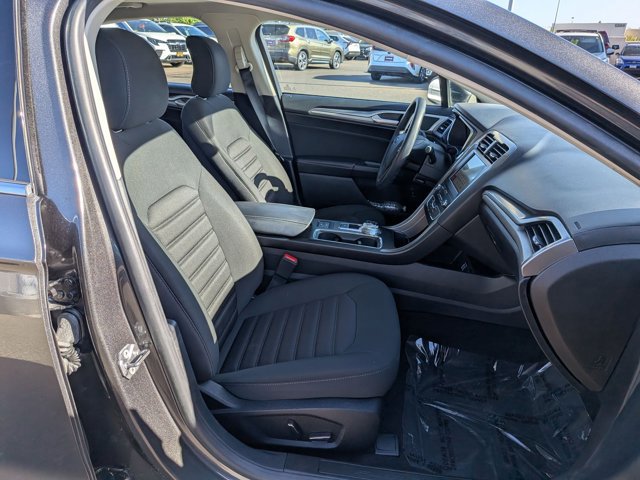 Used 2019 Ford Fusion SE FWD image 20