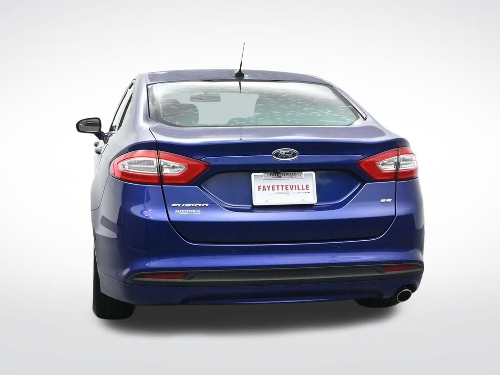 Used 2016 Ford Fusion SE FWD image 9