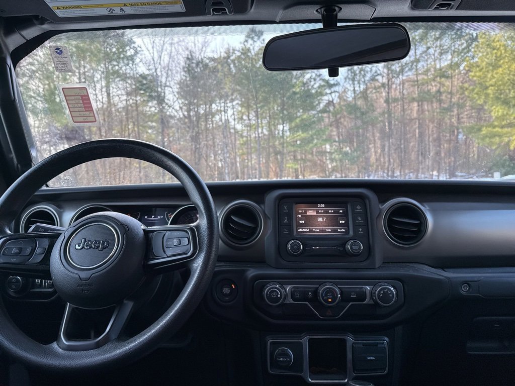 Used 2020 Jeep Gladiator Sport image 11