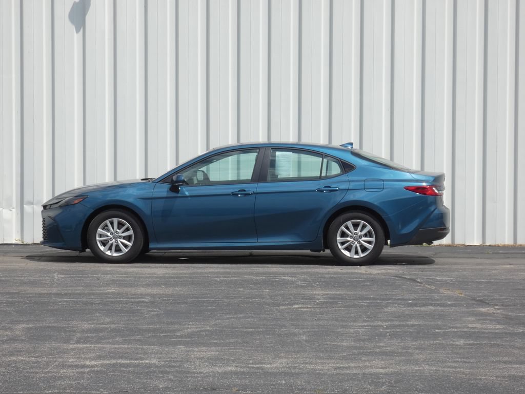 Used 2025 Toyota Camry LE FWD image 33